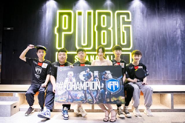 他们正在经 他们正在经