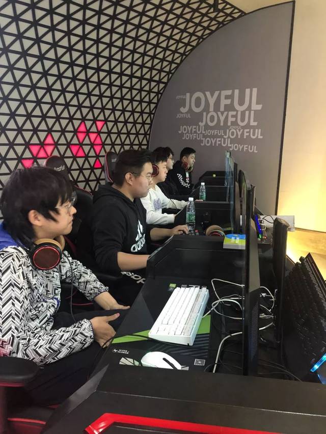 继续巩固和 继续巩固和